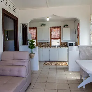 moonlight-cottage.comcaribbean.com/